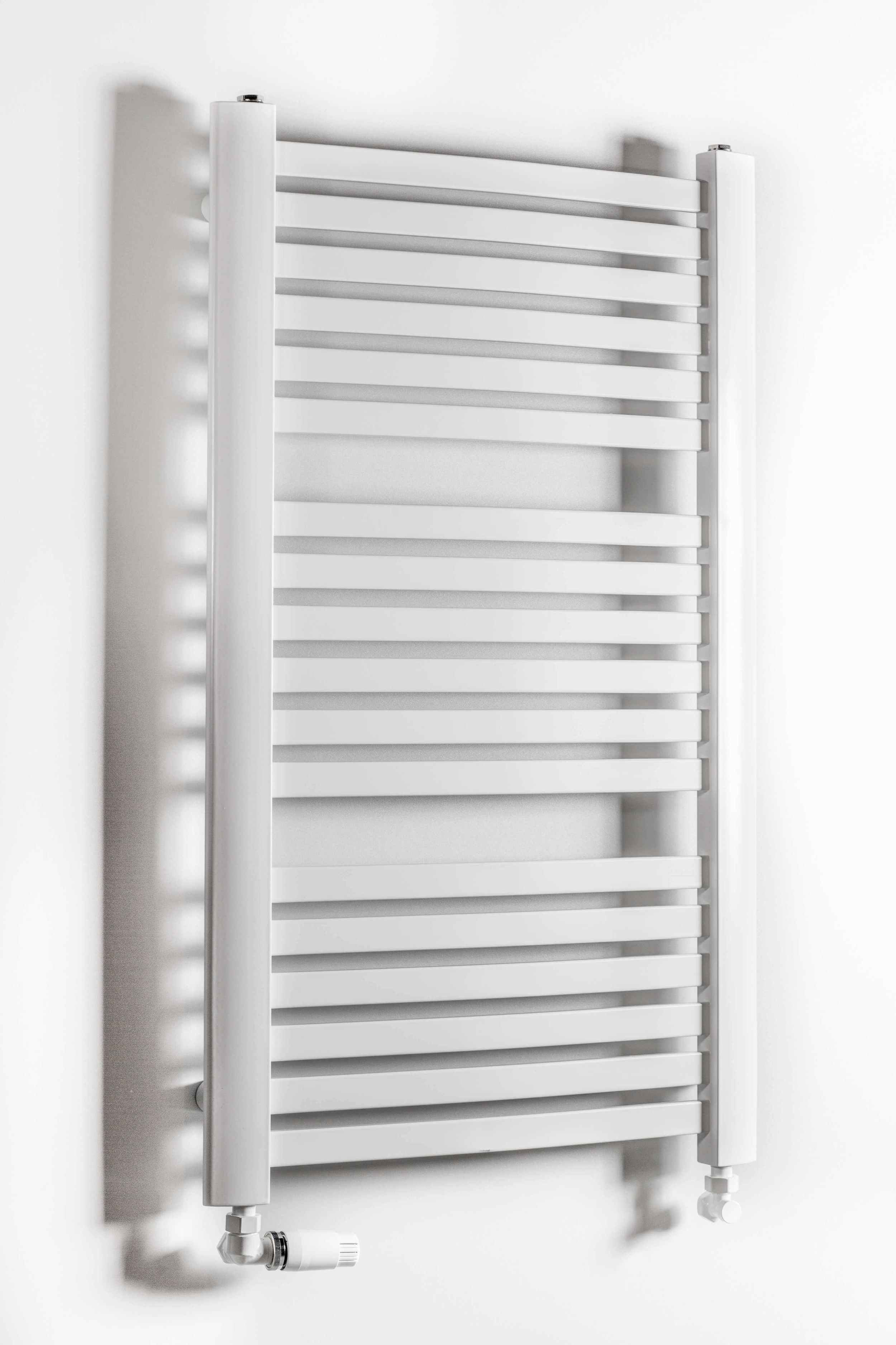 Luxrad Kastor koupelnový radiátor designově 76.5x48 cm bílá KAST7654809003