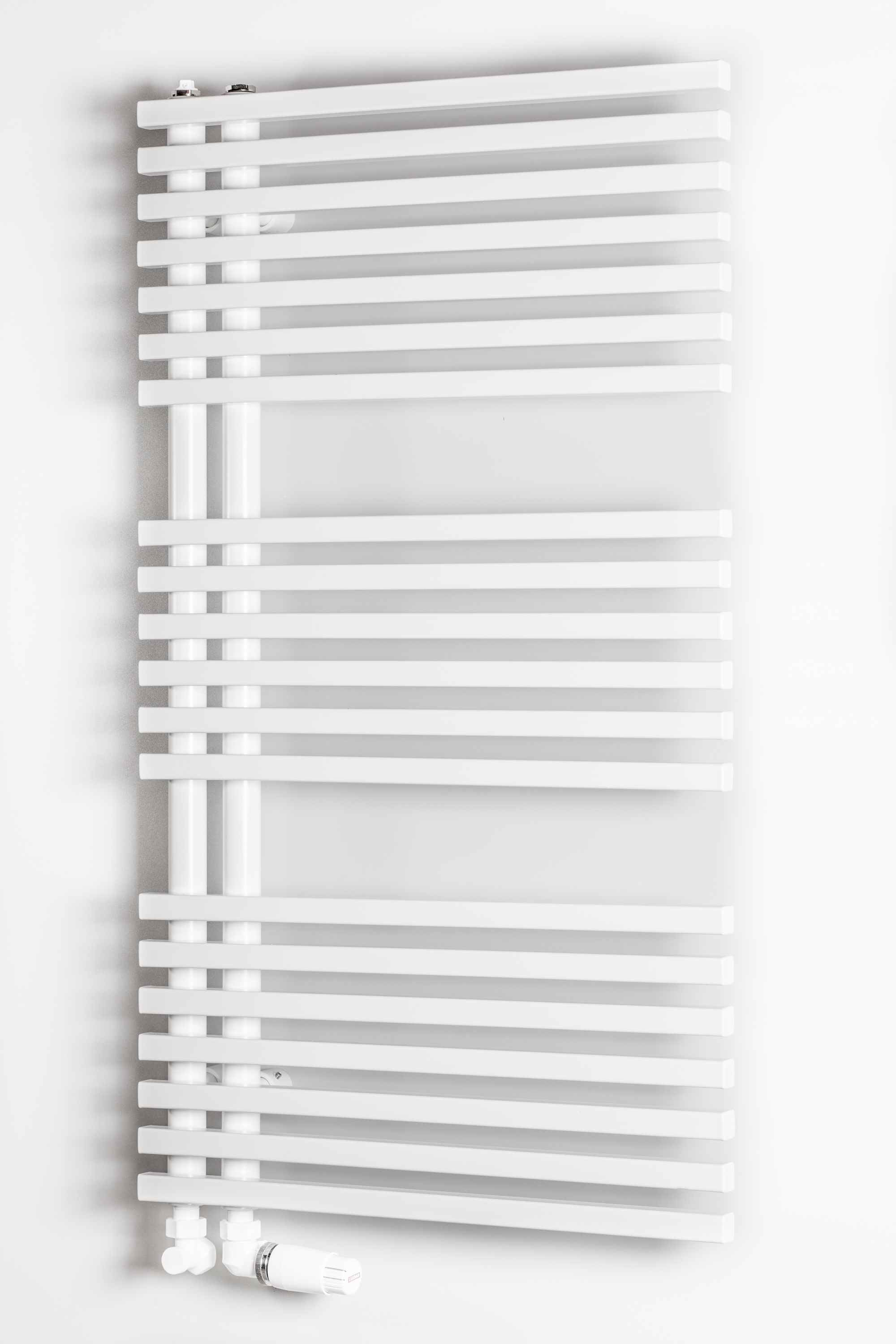 Luxrad Typ E koupelnový radiátor designově 88.3x50 cm bílá TPE088305009003